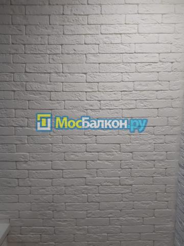 Отделка балкона декоративным камнем