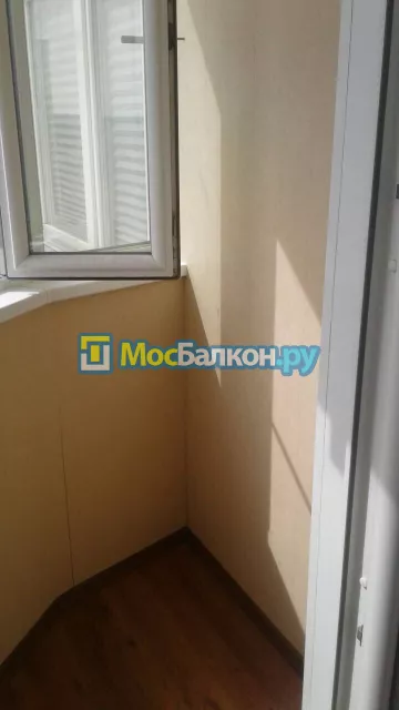 Отделка балкона и лоджии пластиковыми ПВХ панелями в Лобне от компании МосБалкон