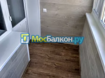 Отделка балкона и лоджии пластиковыми ПВХ панелями в Лобне от компании МосБалкон