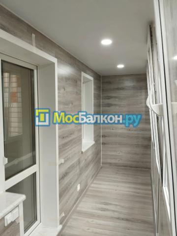 остекление и отделка лоджии ламинатом