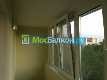 Отделка балкона и лоджии пластиковыми ПВХ панелями в Лобне от компании МосБалкон