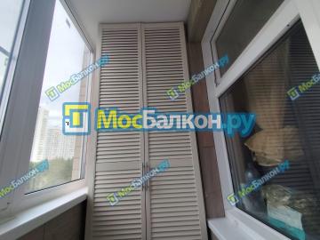 Шкаф на балкон( жалюзийный)