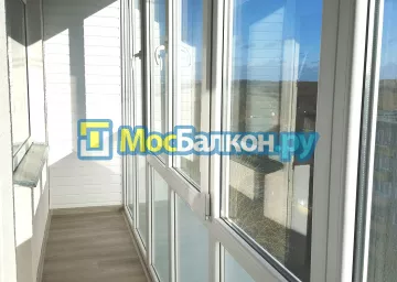 Отделка балкона и лоджии пластиковыми ПВХ панелями в Лобне от компании МосБалкон