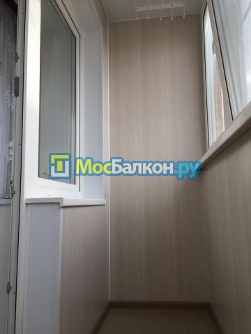 Остекление эркерного балкона пластиковыми окнами
