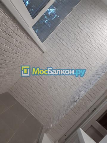 Отделка балкона декоративным камнем