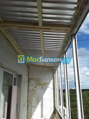 Крыша на балконе в Лобне монтаж и ремонт по выгодной цене от МосБалкон