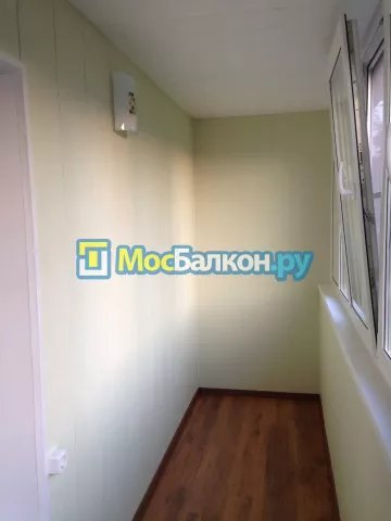 Отделка балкона и лоджии пластиковыми ПВХ панелями в Лобне от компании МосБалкон