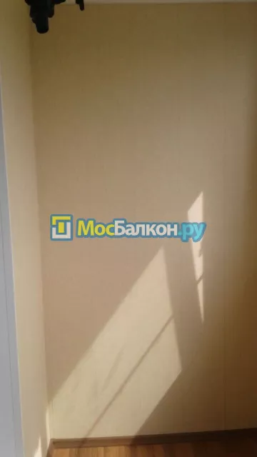 Отделка балкона и лоджии пластиковыми ПВХ панелями в Лобне от компании МосБалкон